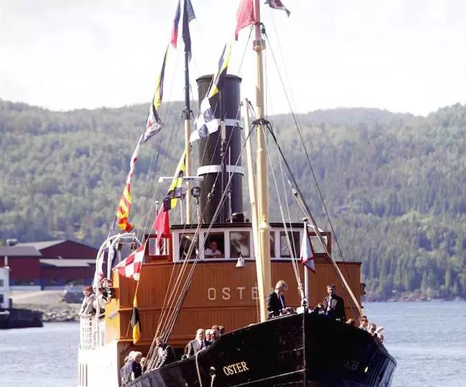 ホテル Fjordslottet L