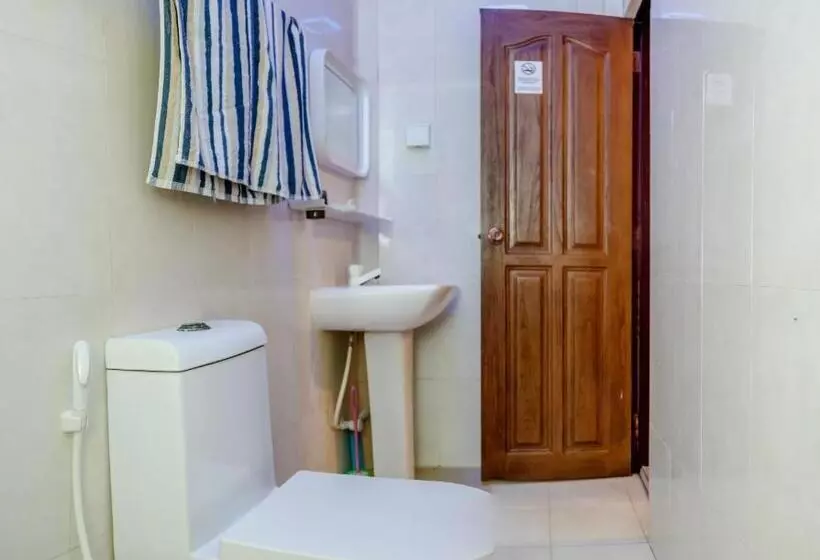 مسافرخانه Surf Deck