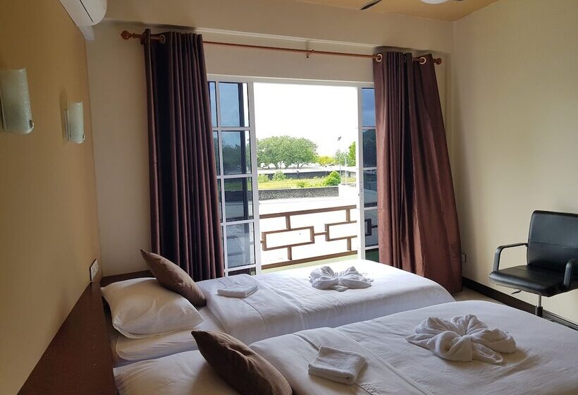 پانسیون Hibiscus Holidays