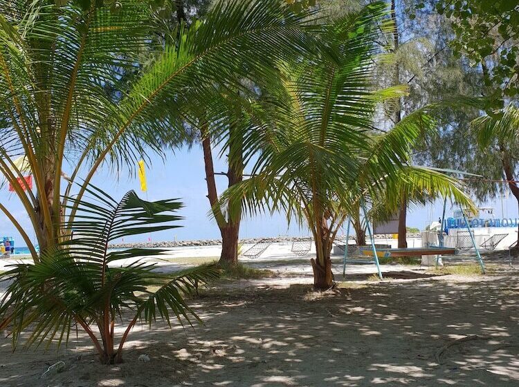 پانسیون Hibiscus Holidays