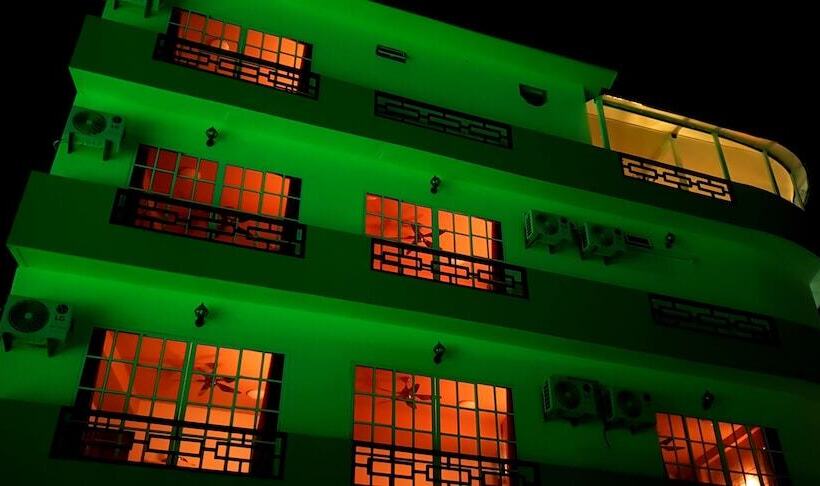 پانسیون Hibiscus Holidays