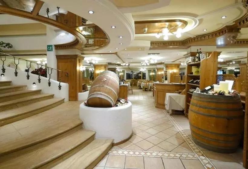 Отель Intermonti