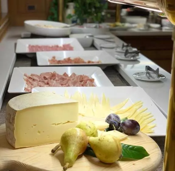 Отель Intermonti