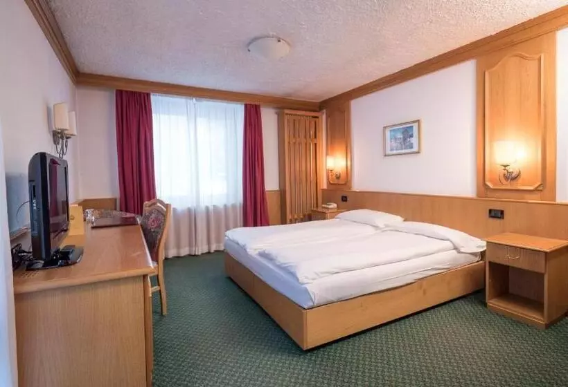 Отель Intermonti