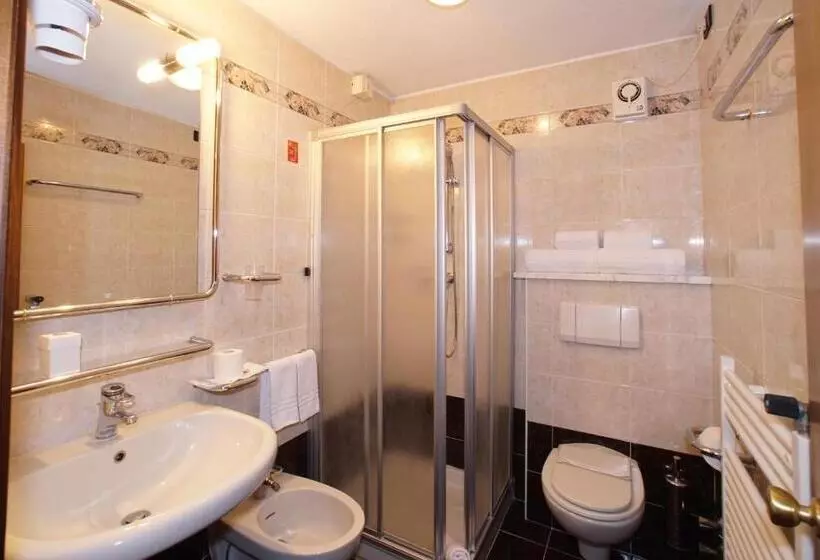 Отель Intermonti