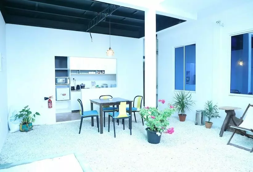 Moodhu Surf House