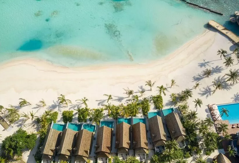 هتل Outrigger Maldives Maafushivaru Resort