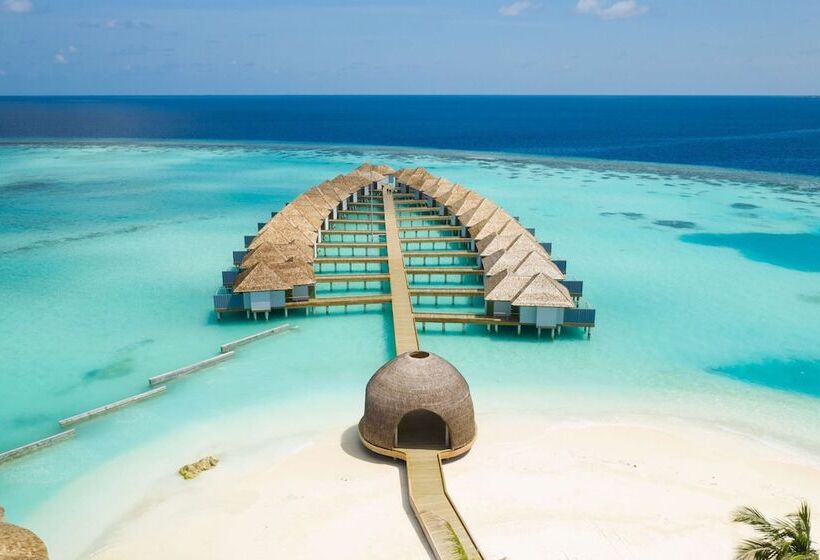 هتل Outrigger Maldives Maafushivaru Resort