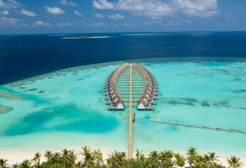 هتل Outrigger Maldives Maafushivaru Resort