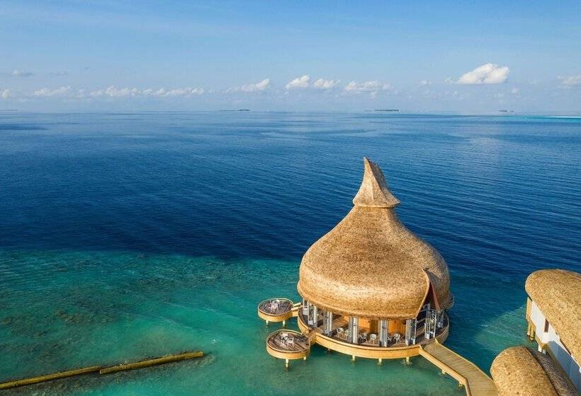 هتل Outrigger Maldives Maafushivaru Resort