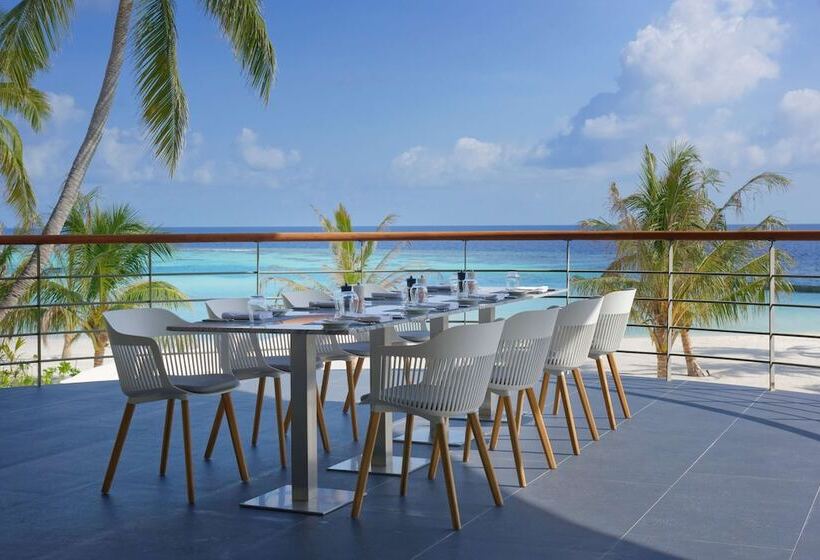 هتل Outrigger Maldives Maafushivaru Resort