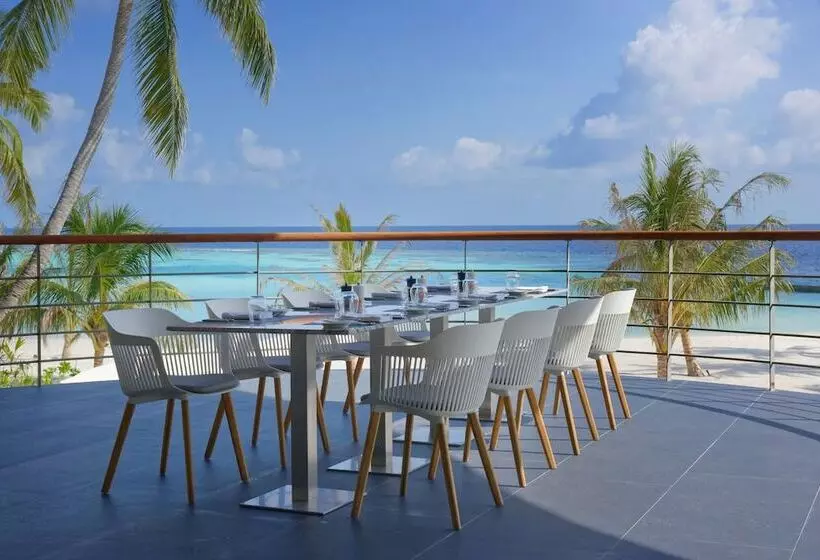 هتل Outrigger Maldives Maafushivaru Resort