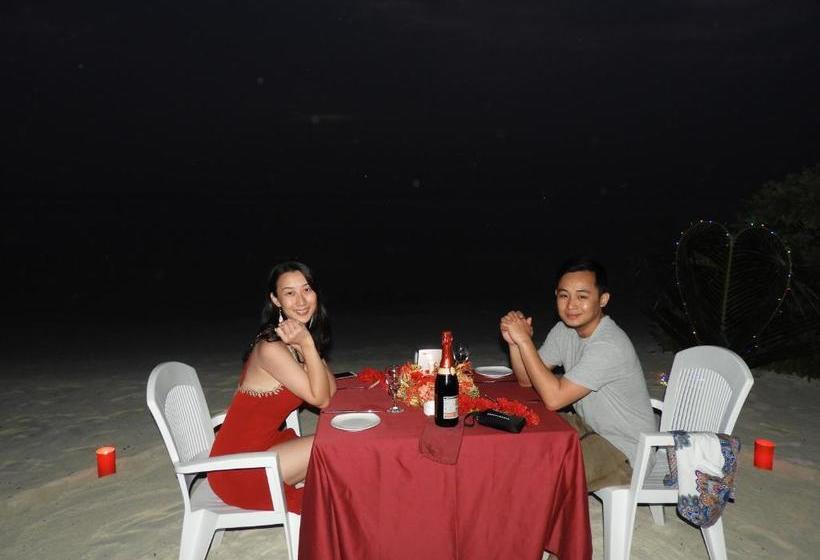 پانسیون Summer Inn Thoddoo