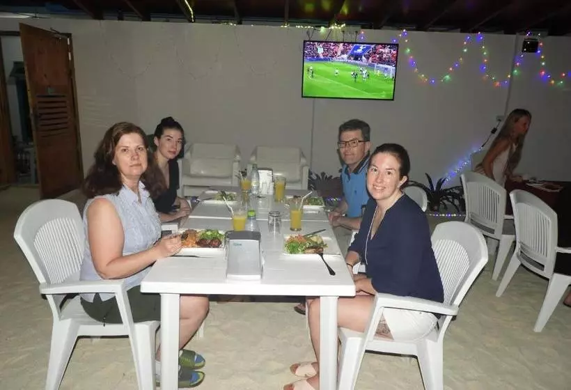 Pensió Summer Inn Thoddoo