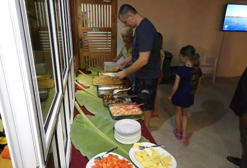 Pensió Summer Inn Thoddoo