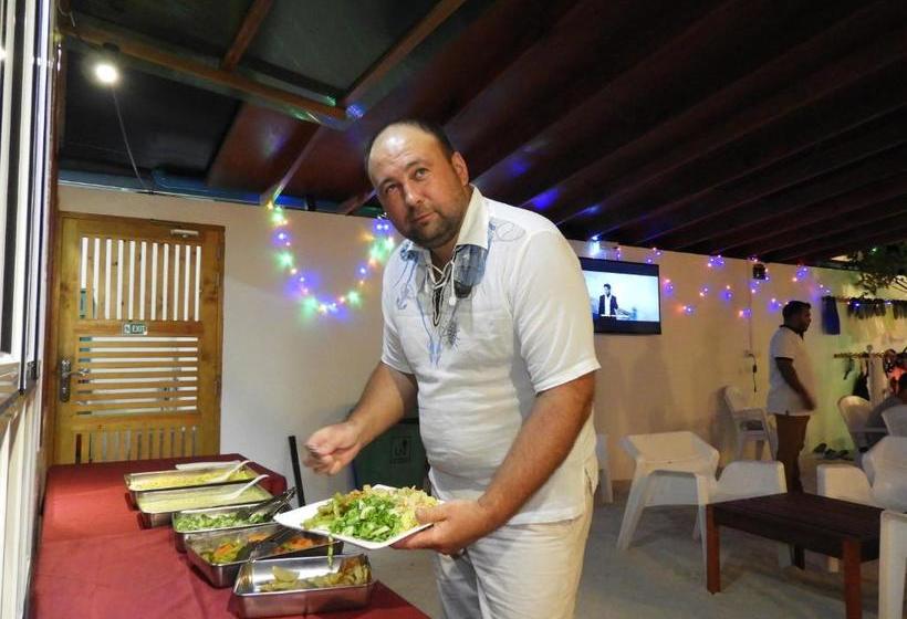 پانسیون Summer Inn Thoddoo