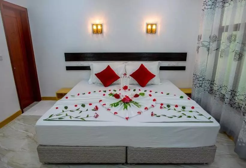 Pensió Summer Inn Thoddoo