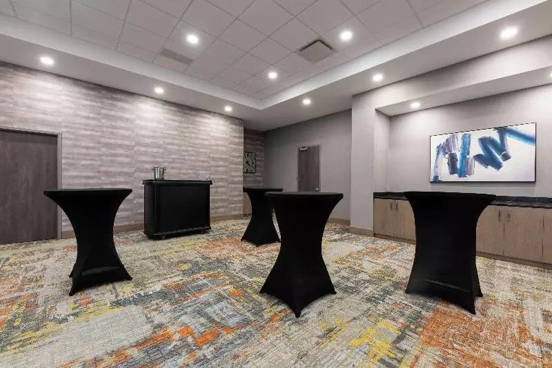 هتل Hampton Inn & Suites Charlottetown