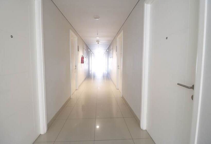 پانسیون Reddoorz Apartment Near Summarecon Mall Serpong