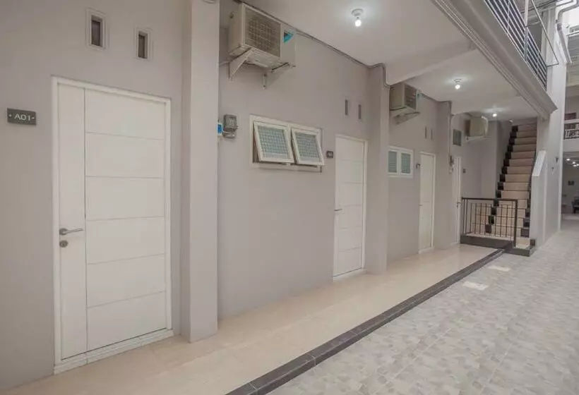 Majatalo Reddoorz Near Ciputra Golf Surabaya