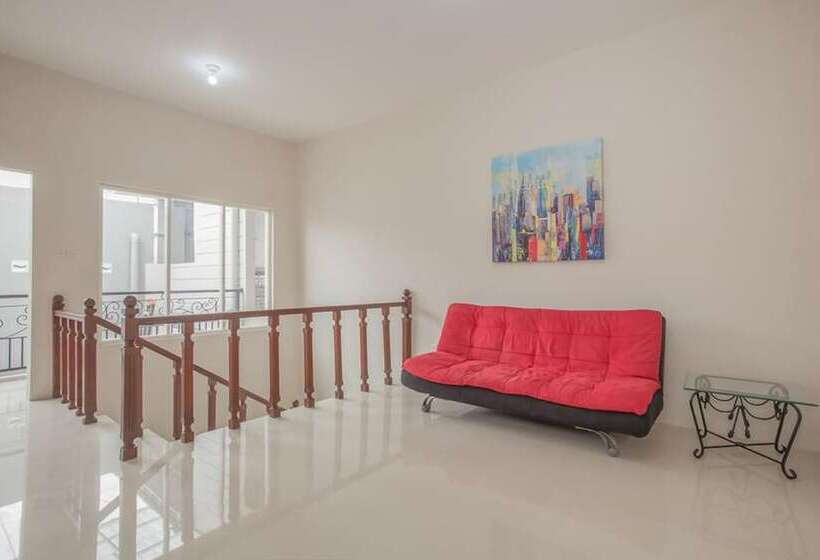 膳宿费 Reddoorz Near Ciputra Golf Surabaya