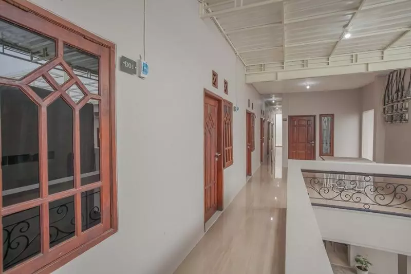 Majatalo Reddoorz Near Ciputra Golf Surabaya