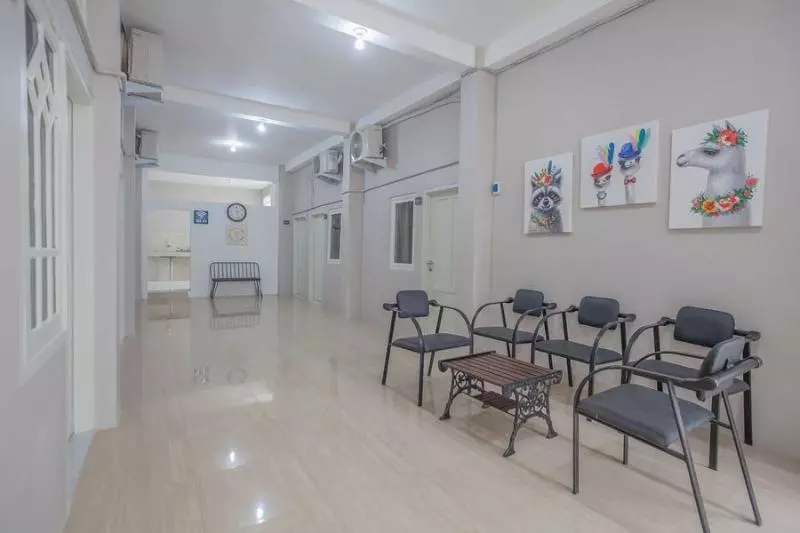 Majatalo Reddoorz Near Ciputra Golf Surabaya