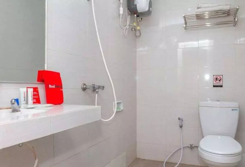 Majatalo Reddoorz Near Istana Plaza 2