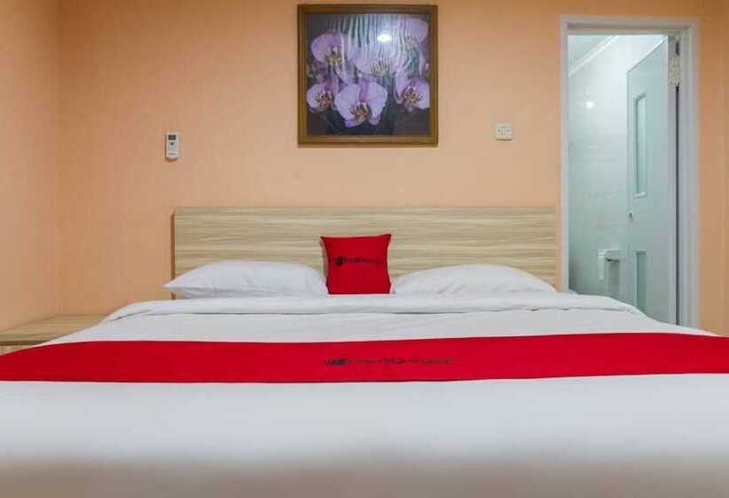 Pension Reddoorz Near Istana Plaza 2
