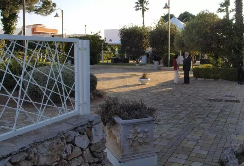 ホテル Leone De Castris Wine