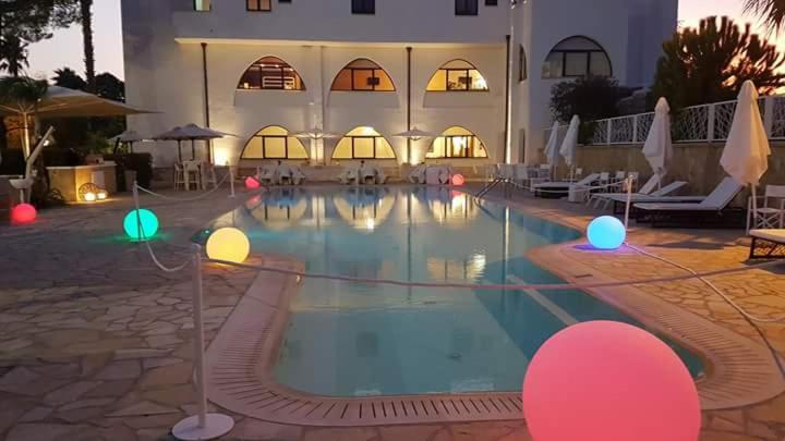 Отель Leone De Castris Wine