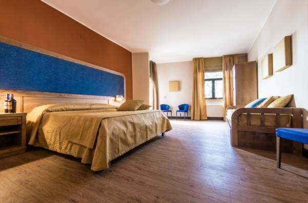 Отель Leone De Castris Wine