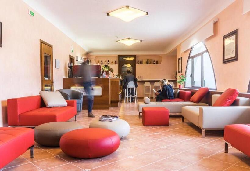 Отель Leone De Castris Wine