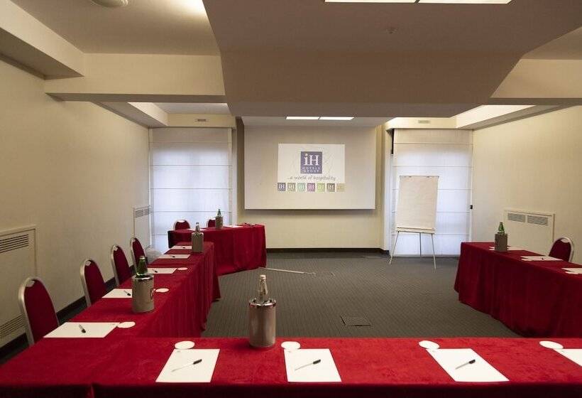 酒店 Selene Pomezia