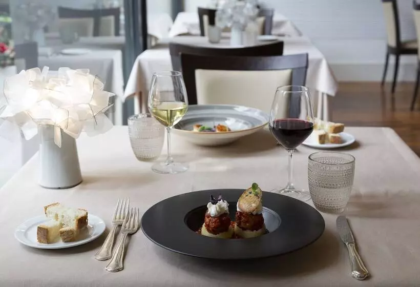 酒店 Selene Pomezia