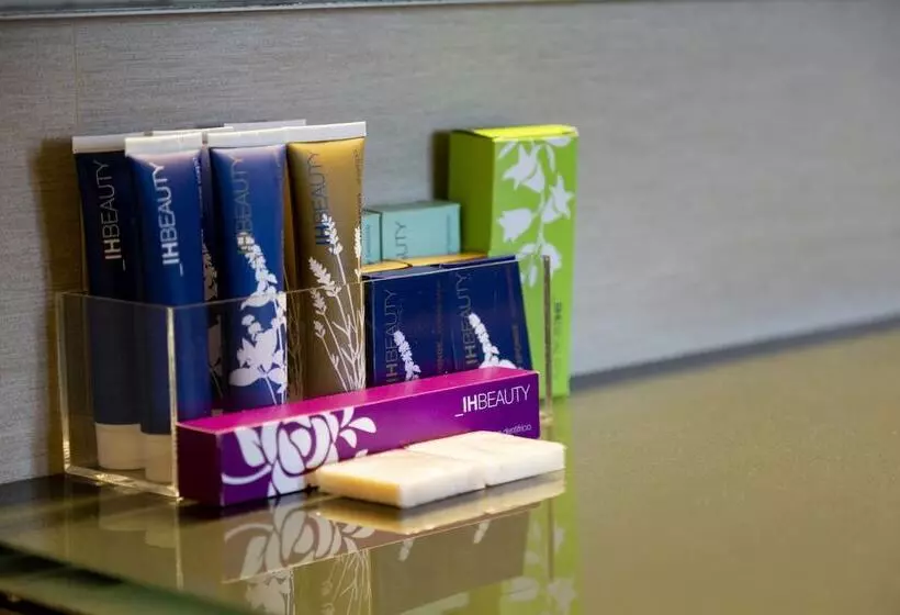 酒店 Selene Pomezia