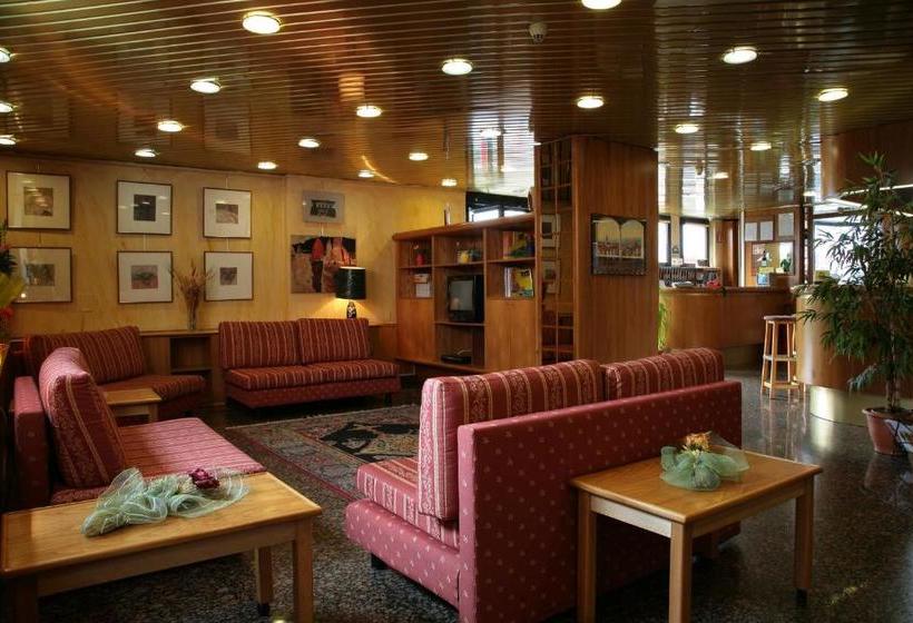 Отель Longobardo