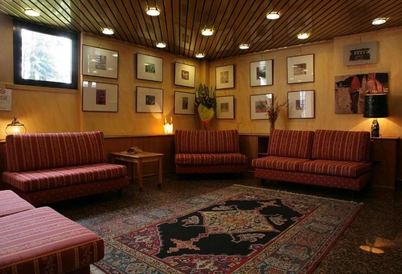 Отель Longobardo