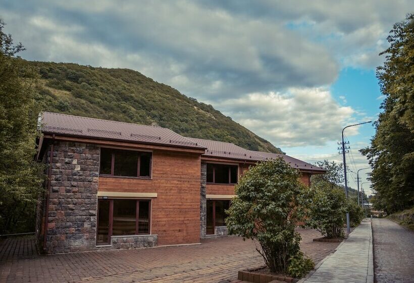 Hotel Apricot Aghveran Resort