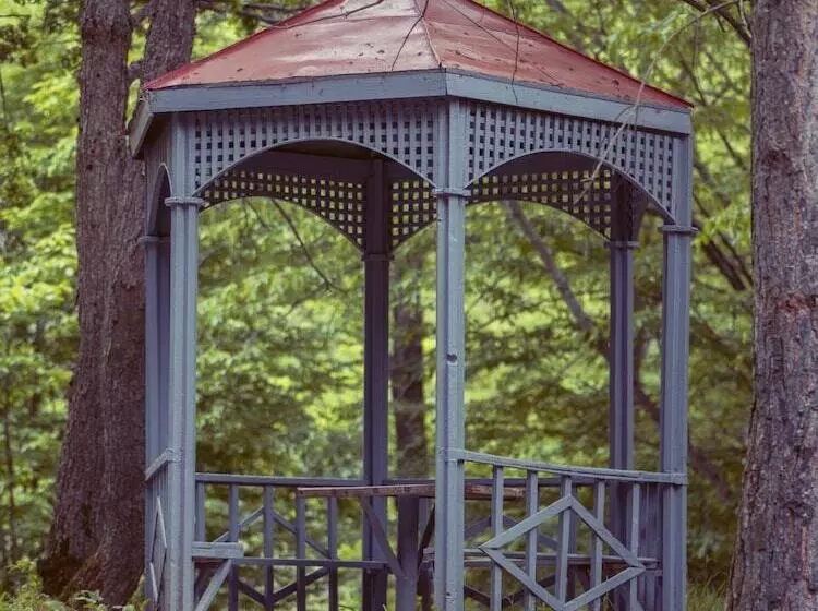 Hotelli Apricot Aghveran Resort