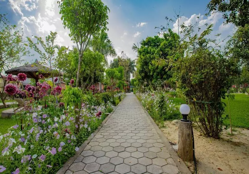 هتل Jungle Nepal Resort By Oyo Rooms