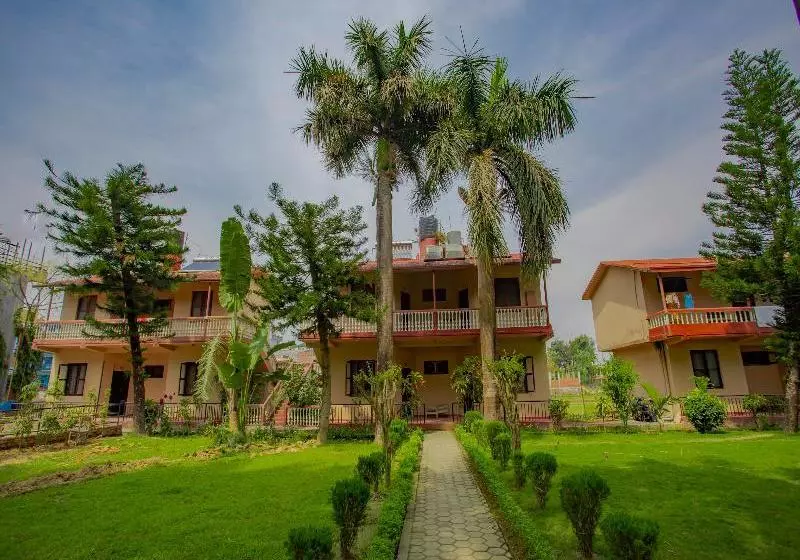 هتل Jungle Nepal Resort By Oyo Rooms