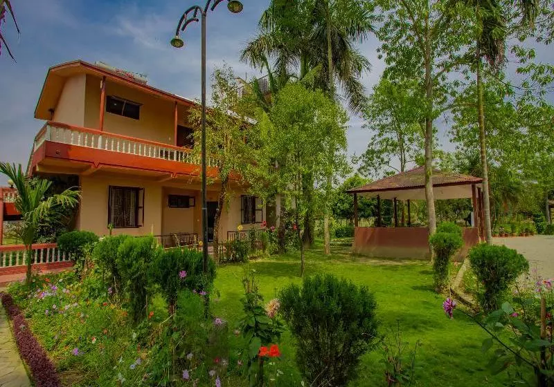 هتل Jungle Nepal Resort By Oyo Rooms