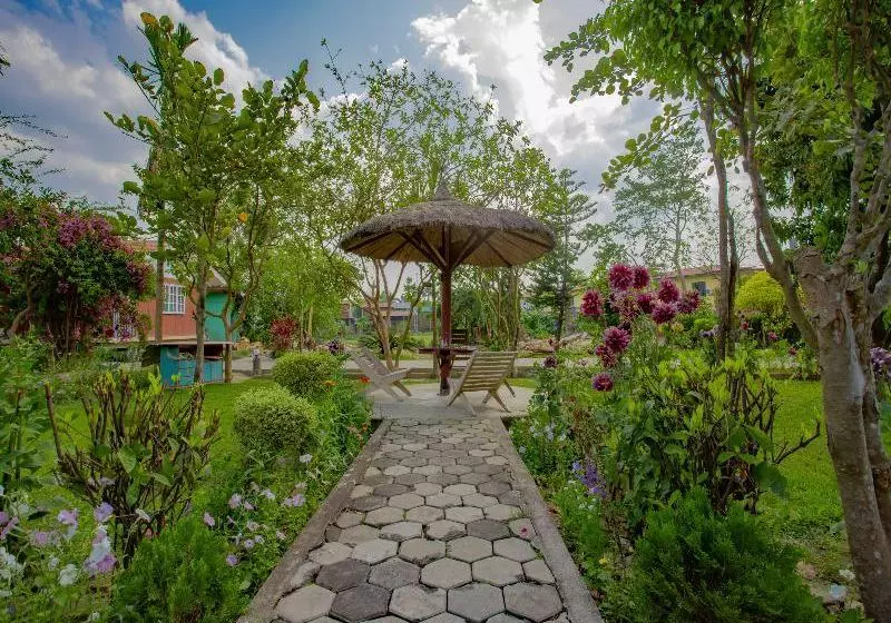 هتل Jungle Nepal Resort By Oyo Rooms