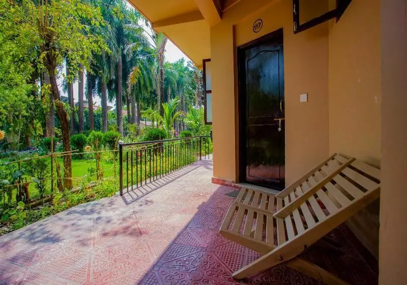 هتل Jungle Nepal Resort By Oyo Rooms