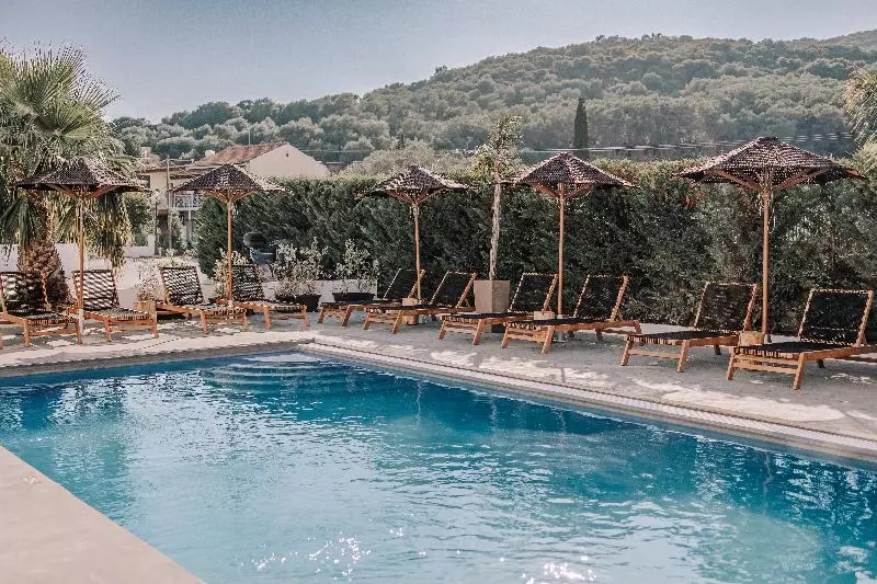 Hotelli Olive Grove Suites Boutique