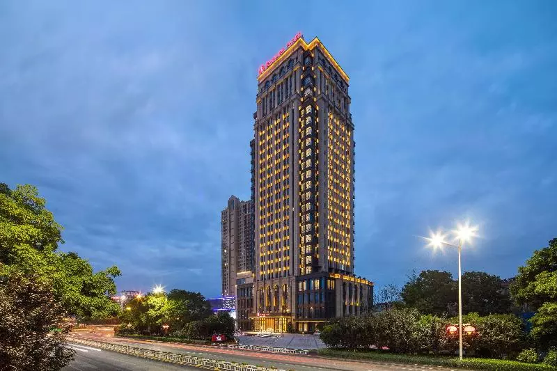 Hotelli Ramada Plaza Wuhan Huangpi