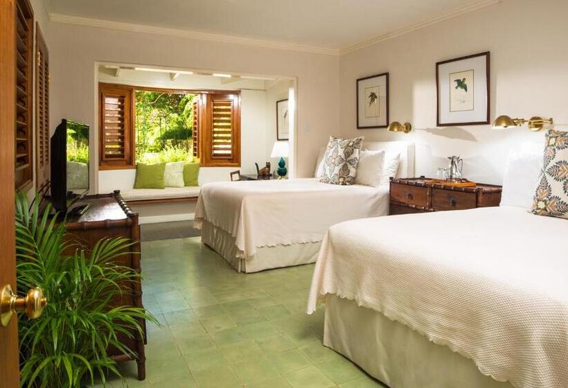 Round Hill Hotel & Villas