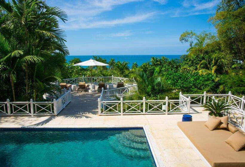 Round Hill Hotel & Villas