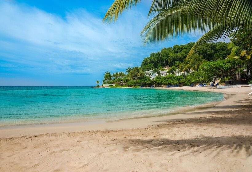 Round Hill Hotel & Villas